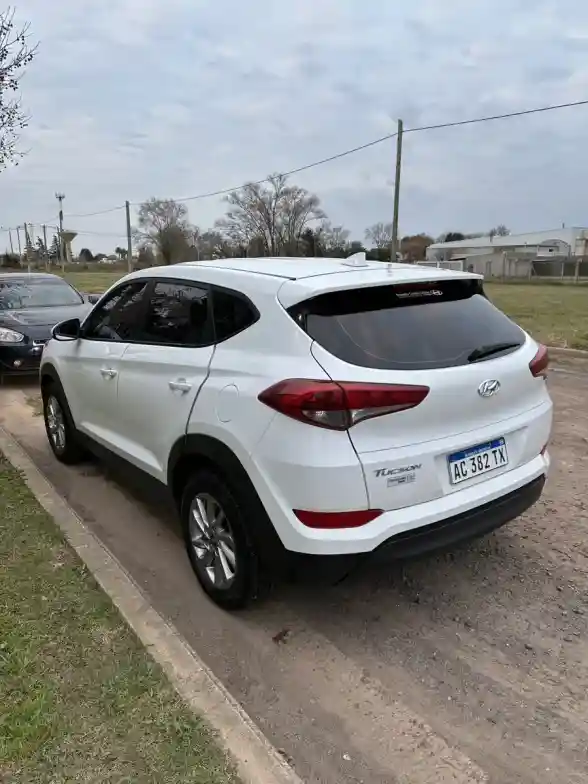 Hyundai Tucson 2.0 Style 2Wd At 2018 - foto 4