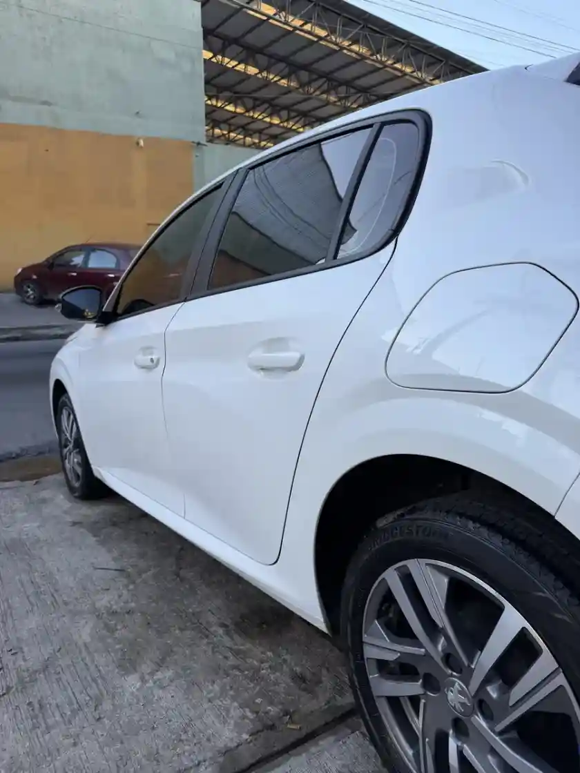 Peugeot 208 1.6 Feline Tiptronic 2021 - foto 3