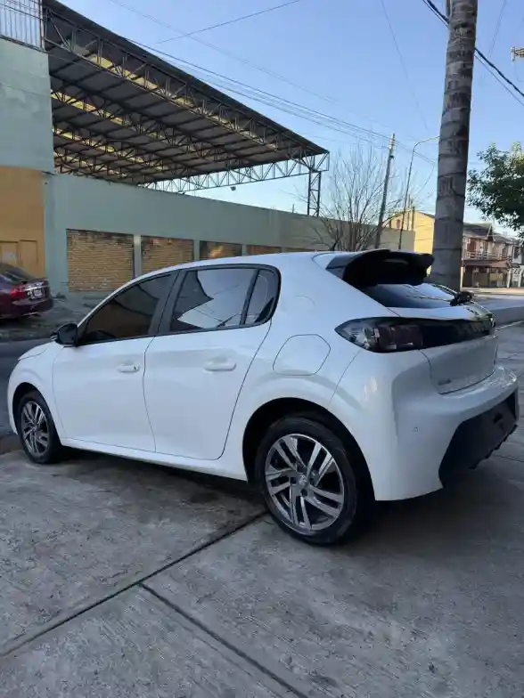 Peugeot 208 1.6 Feline Tiptronic 2021 - foto 4