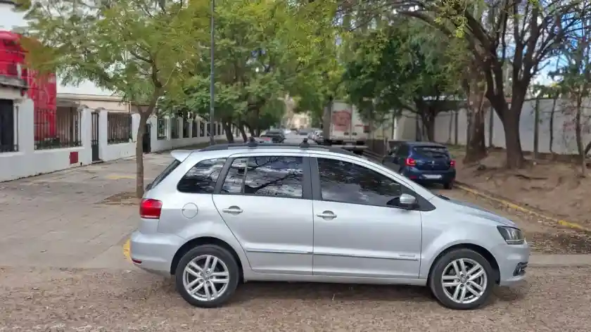 Volkswagen Suran 1.6 Highline Msi 110Cv 2017 - foto 2