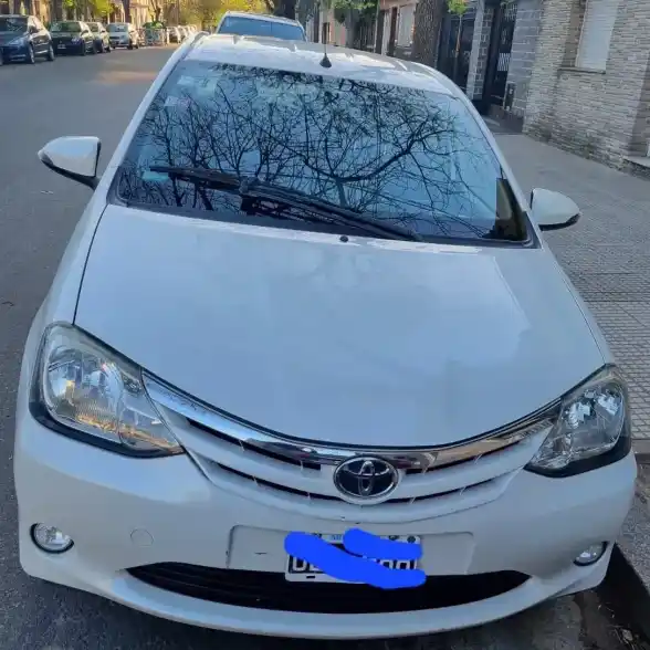 Toyota Etios 2014 - foto 1