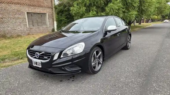 Volvo S60 2014 - foto 1