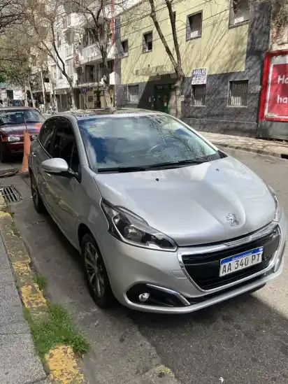 Peugeot 208 1.6 Allure Touchscreen 2016 - foto 2