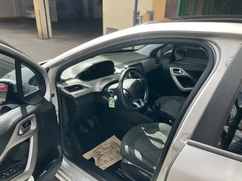 Peugeot 208 1.6 Allure Touchscreen 2016 - foto 5