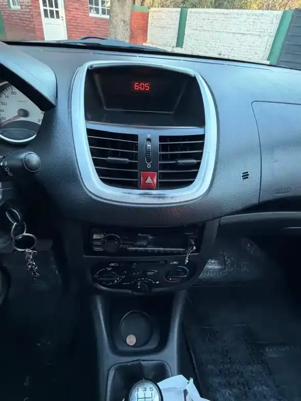 Peugeot 207 Compact Active 1.4 2014 - foto 3