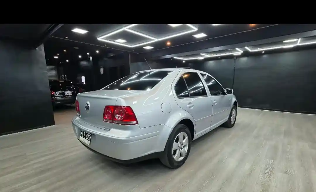 Volkswagen Bora 2.0 Trendline 115Cv 2014 - foto 4