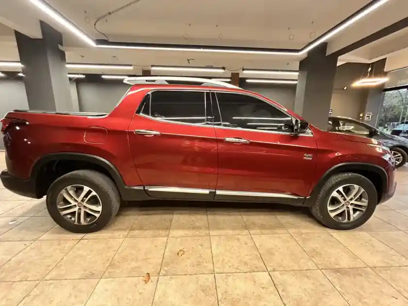 Fiat Toro 2.0 Volcano 4X4 At 2017 - foto 4