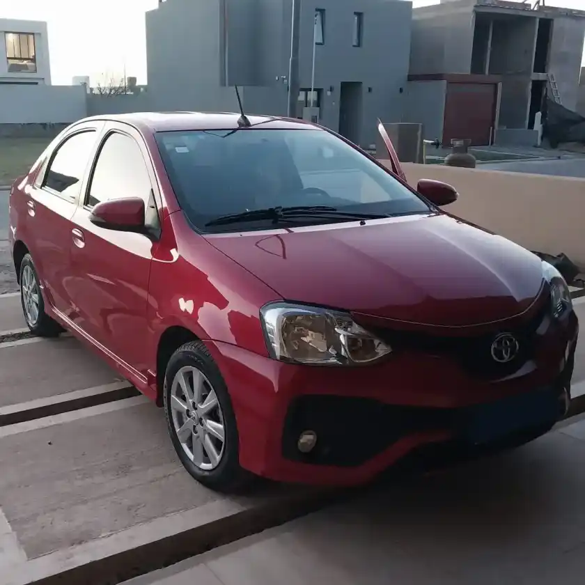 Toyota Etios 2018 - foto 1