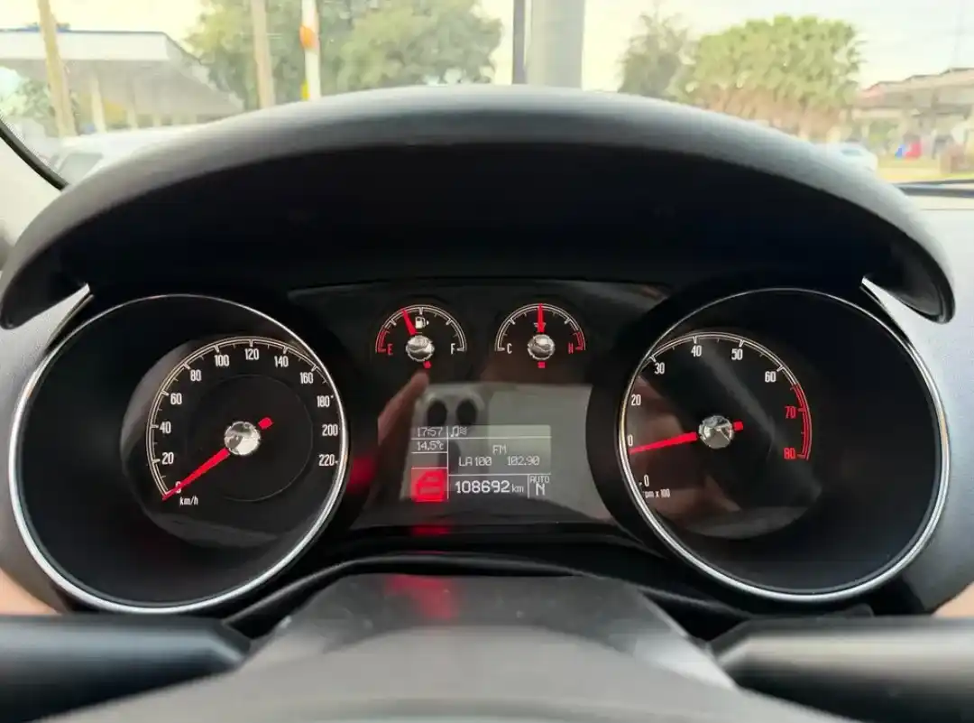 Fiat Linea 1.8 Absolute 130Cv Dualogic 2018 - foto 5