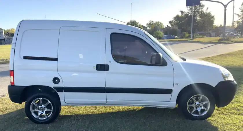 Citroën Berlingo Furgon 1.6 Hdi 92 Bussines 2022 - foto 3
