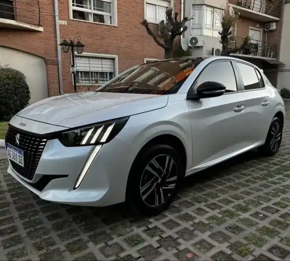 Peugeot 208 1.6 Road Trip Tiptronic 2023 - foto 1