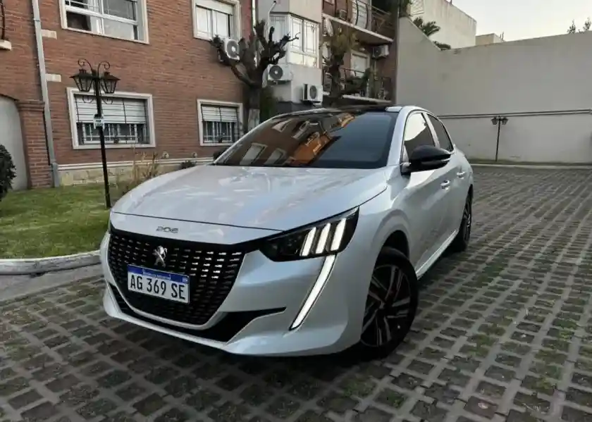 Peugeot 208 1.6 Road Trip Tiptronic 2023 - foto 2