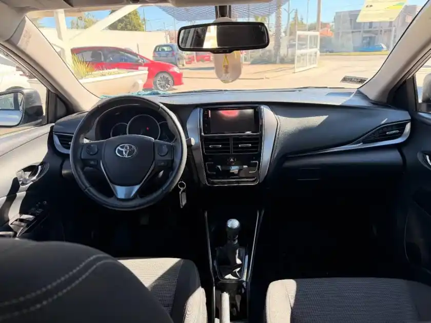 Toyota Yaris 1.5 4P Xls 2022 - foto 4