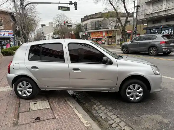 Renault Clio 1.2 Mío Expression Pack I 2013 - foto 2