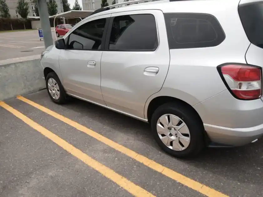 Chevrolet Spin 1.8 Lt 5As 105Cv 2017 - foto 4
