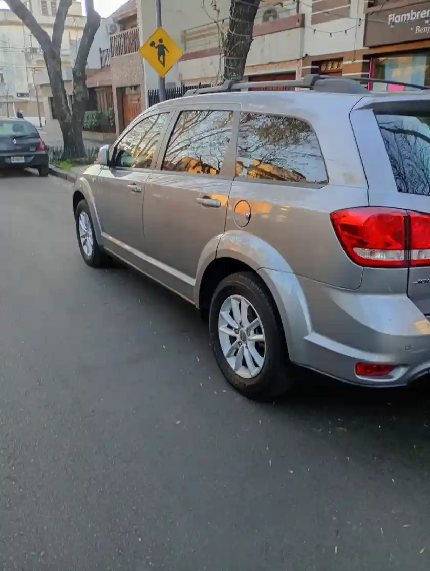 Dodge Journey 2.4 Sxt 170Cv (Techo, Dvd, Nav) 2017 - foto 4