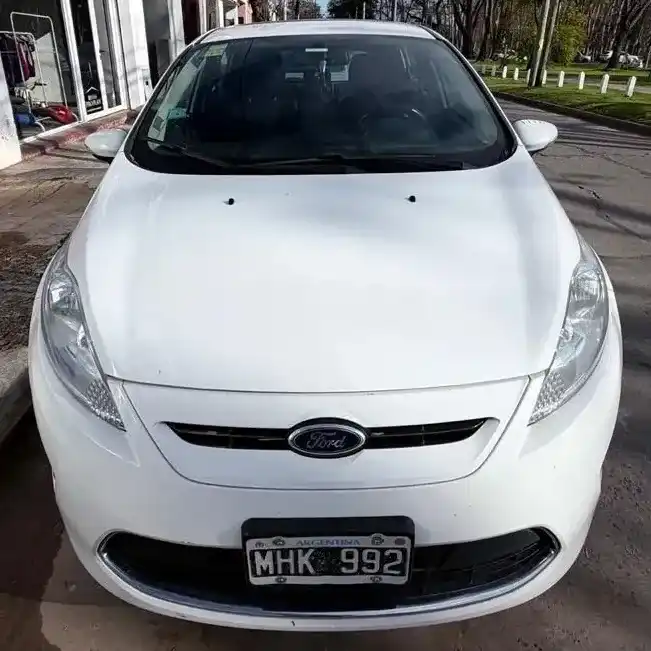 Ford Fiesta Kinetic 2013 - foto 1