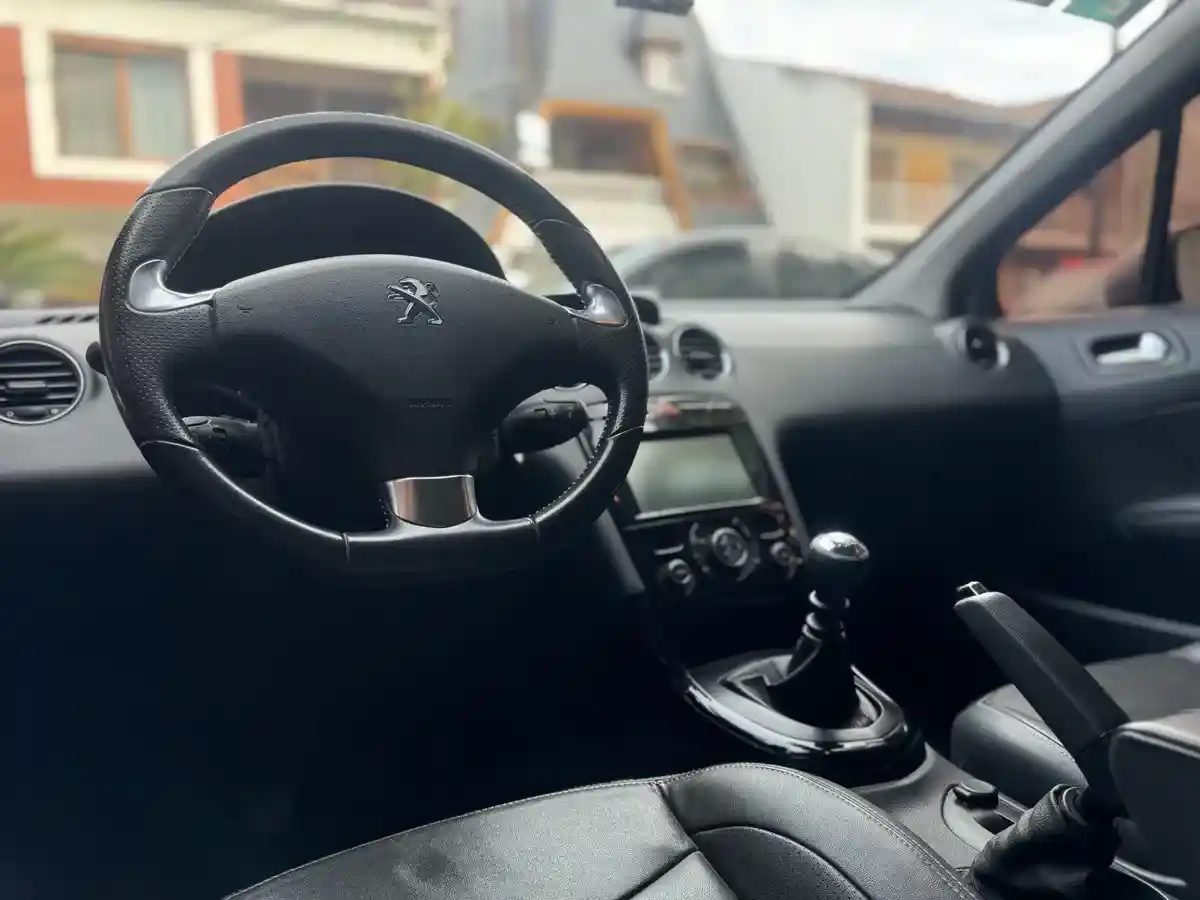 Peugeot 308 1.6 Feline Hdi 115Cv 2017 - foto 5