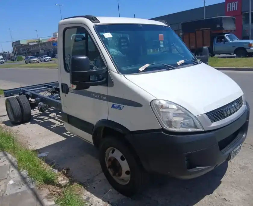 Iveco Daily 3.0 Chasis Cd 70C16 Reducido 4350 2015 - foto 1