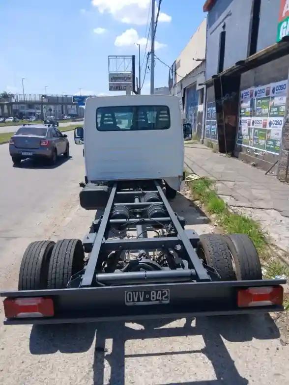 Iveco Daily 3.0 Chasis Cd 70C16 Reducido 4350 2015 - foto 3