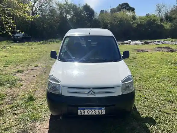 Citroën Berlingo Furgon 1.6 Hdi 92 Bussines Mixto 2017 - foto 3