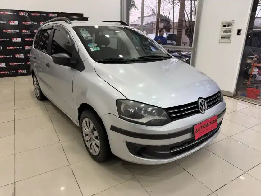 Volkswagen Suran 1.6 Trendline 11B 2014 - foto 3