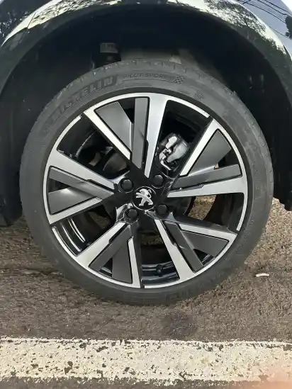 Peugeot 208 1.2T Gt Tiptronic 2022 - foto 4