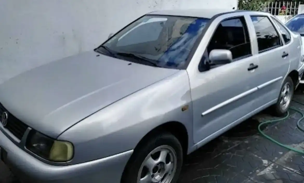 Volkswagen Polo 2000 - foto 1
