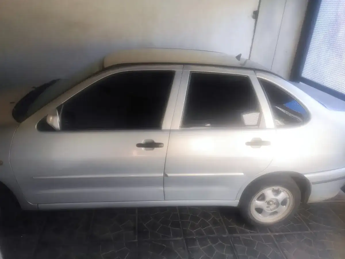 Volkswagen Polo 1.6 Classic 2000 - foto 2