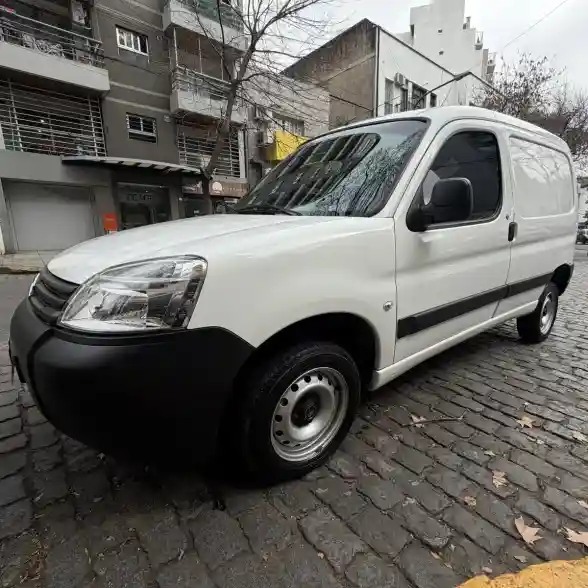 Citroën Berlingo Furgon 1.6 Bussines Hdi 92Cv 2024 - foto 1