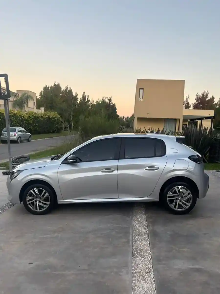 Peugeot 208 1.6 Feline Tiptronic 2022 - foto 5