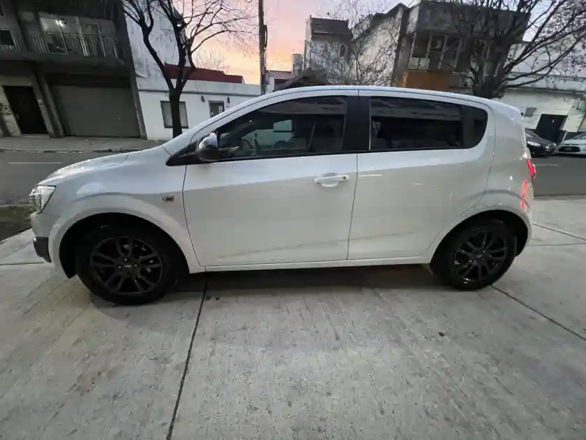 Chevrolet Sonic 1.6 Ltz Effect Mt Mx 2015 - foto 4