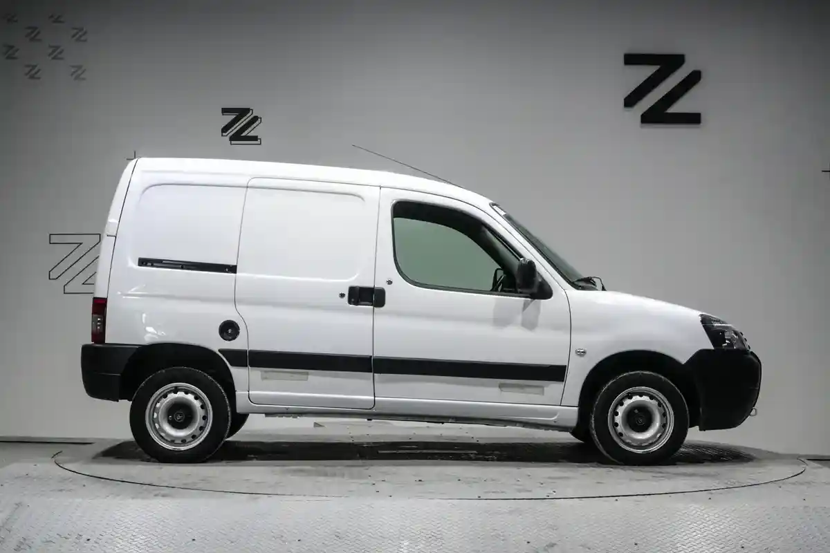 Citroën Berlingo Furgon 1.6 Hdi 92 Bussines 2024 - foto 4