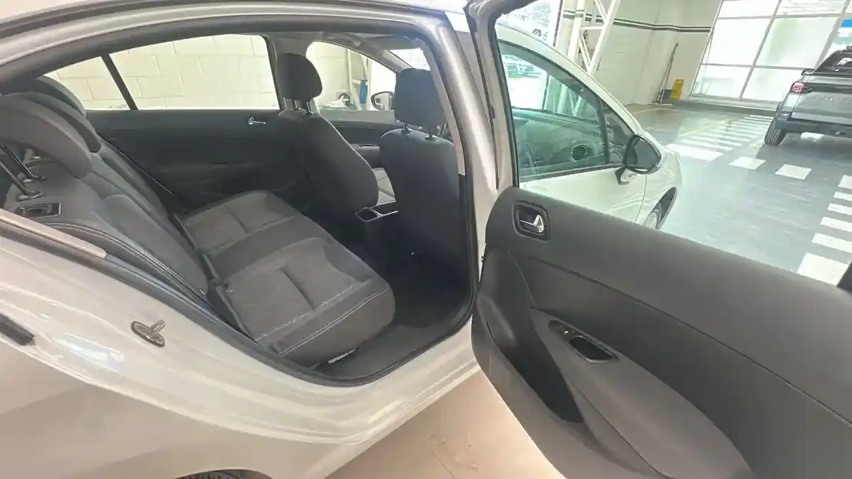 Peugeot 408 2.0 Allure 143Cv 2016 - foto 5