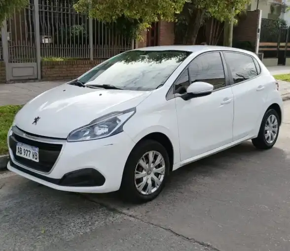 Peugeot 208 2017 - foto 1