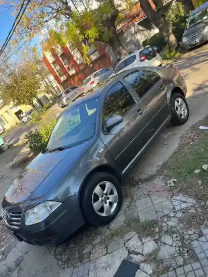 Volkswagen Bora 1.9 Trendline I 100Cv 2009 - foto 1