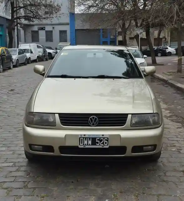 Volkswagen Polo Classic 1.9 I Highline 2002 - foto 2
