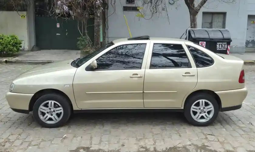 Volkswagen Polo Classic 1.9 I Highline 2002 - foto 3