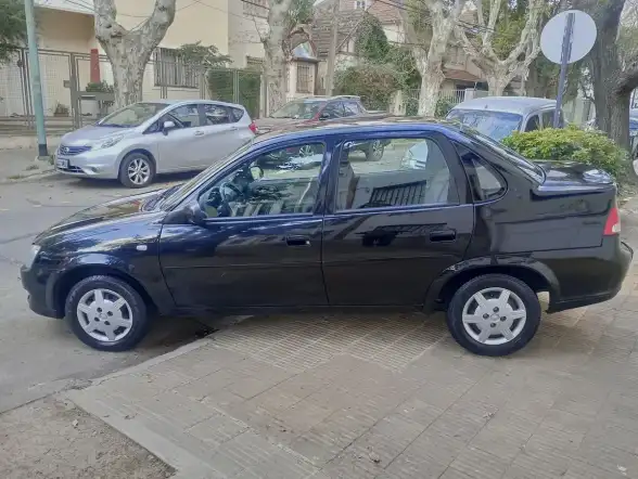Chevrolet Classic 1.4 Ls Aa+Dir 2013 - foto 3