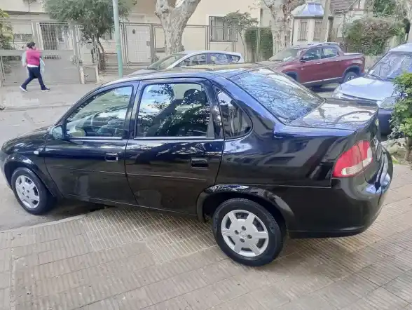 Chevrolet Classic 1.4 Ls Aa+Dir 2013 - foto 4