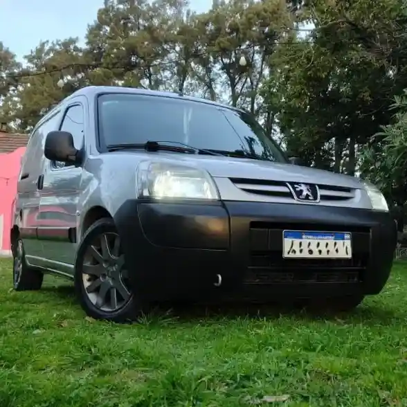 Peugeot Partner 1.6 Hdi Furgon Confort 2017 - foto 1