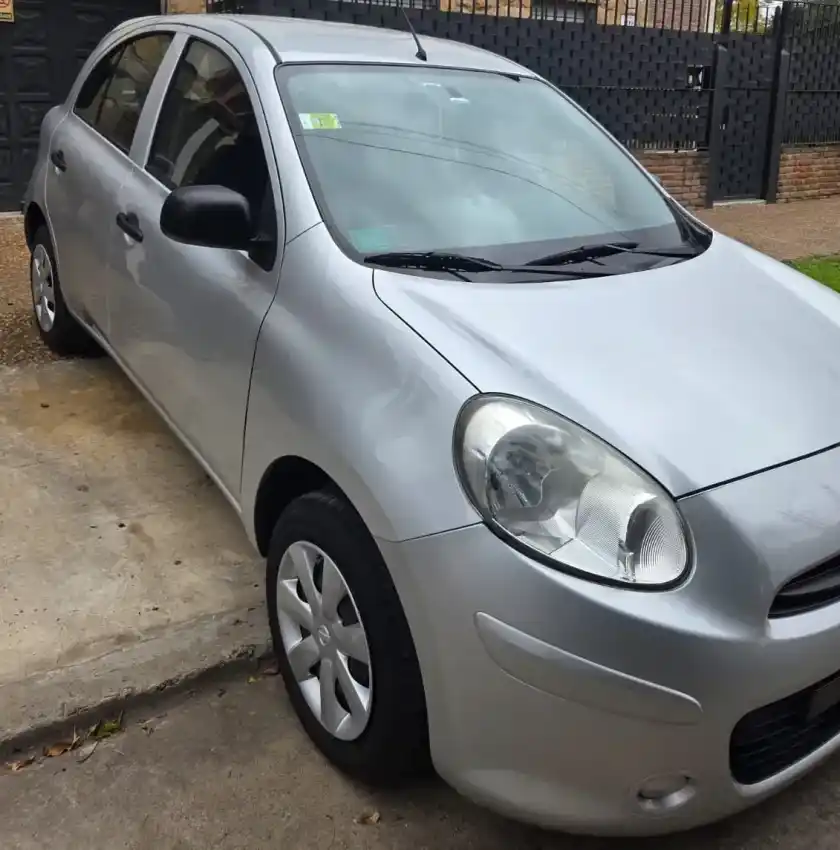 Nissan March 2015 - foto 1