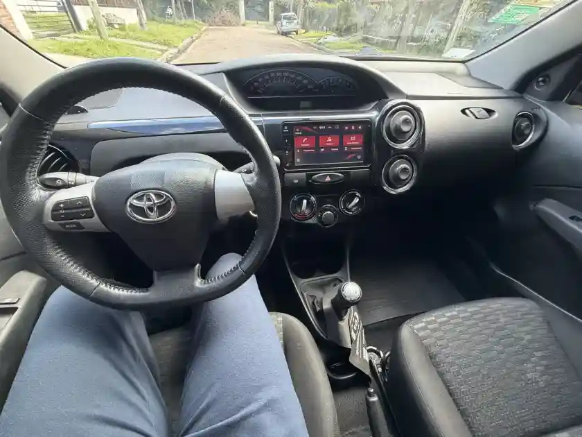 Toyota Etios 1.5 Xls 2013 - foto 5