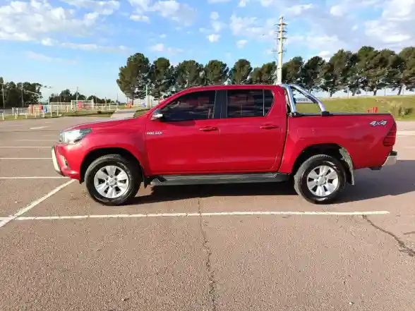 Toyota Hilux Pick-Up 2.8 Cd Sr 177Cv 4X4 2016 - foto 2
