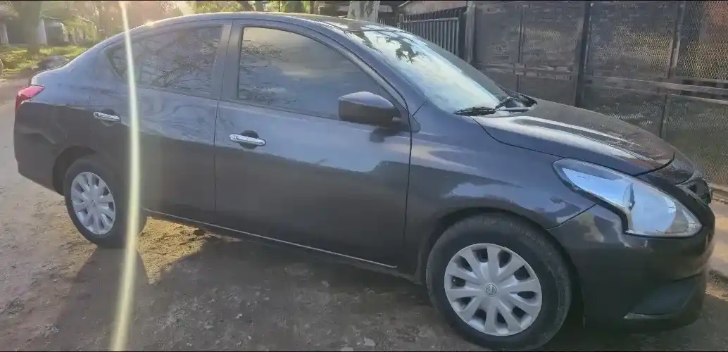 Nissan Versa 1.6 Sense Mt 2016 - foto 2