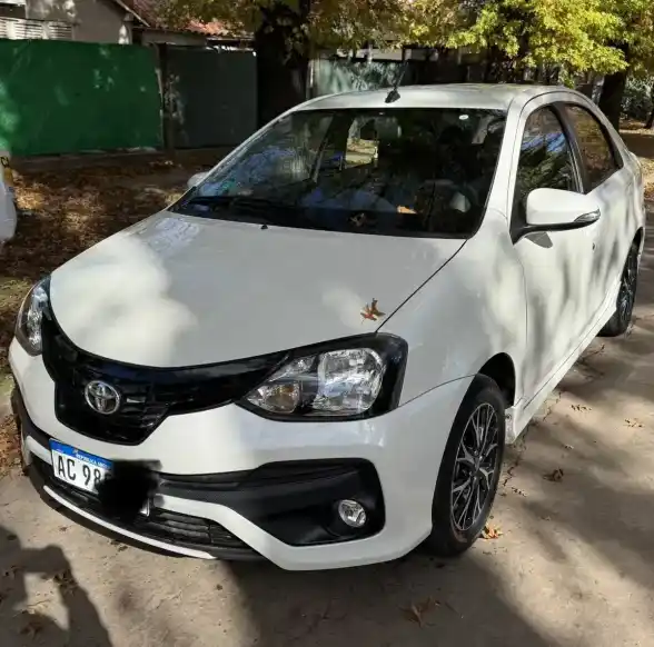 Toyota Etios 2018 - foto 1