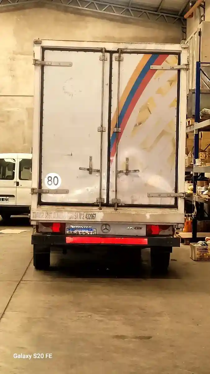 Mercedes-Benz Sprinter 2.1 415 Furgon 3665 150Cv Te V1 2015 - foto 4