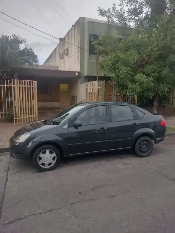 Ford Fiesta Max 1.6 Max Amb Plus 2006 - foto 4