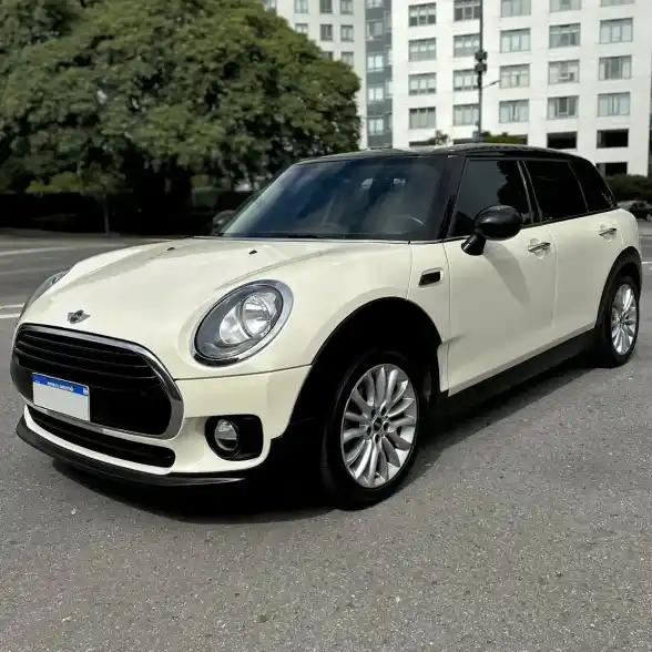 Mini Cooper Clubman 2018 - foto 1