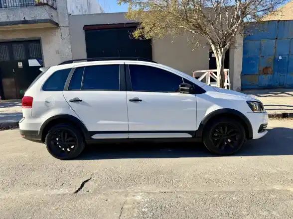 Volkswagen Suran 1.6 Highline Msi 110Cv 2018 - foto 4